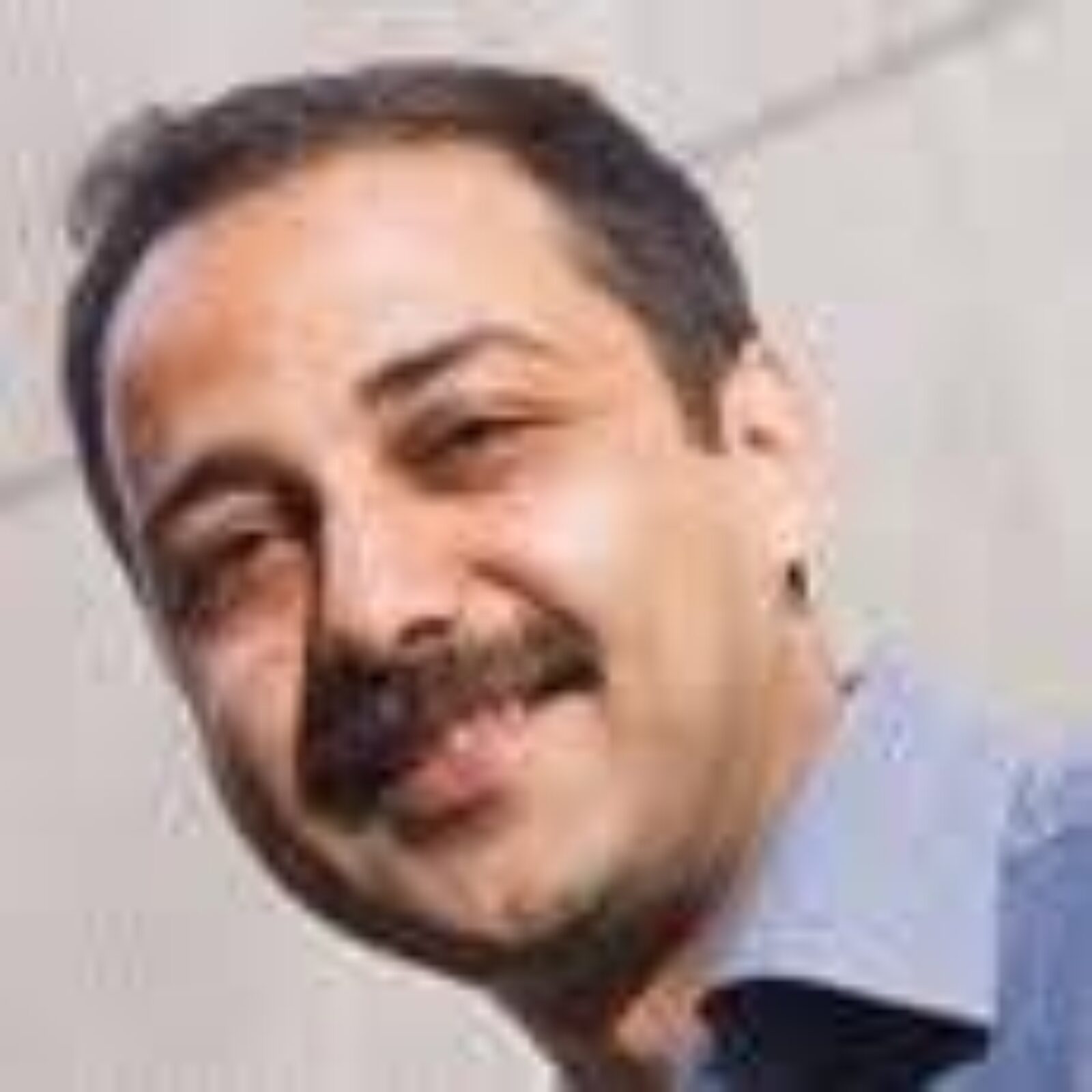 Ali Ghodsi Headshot