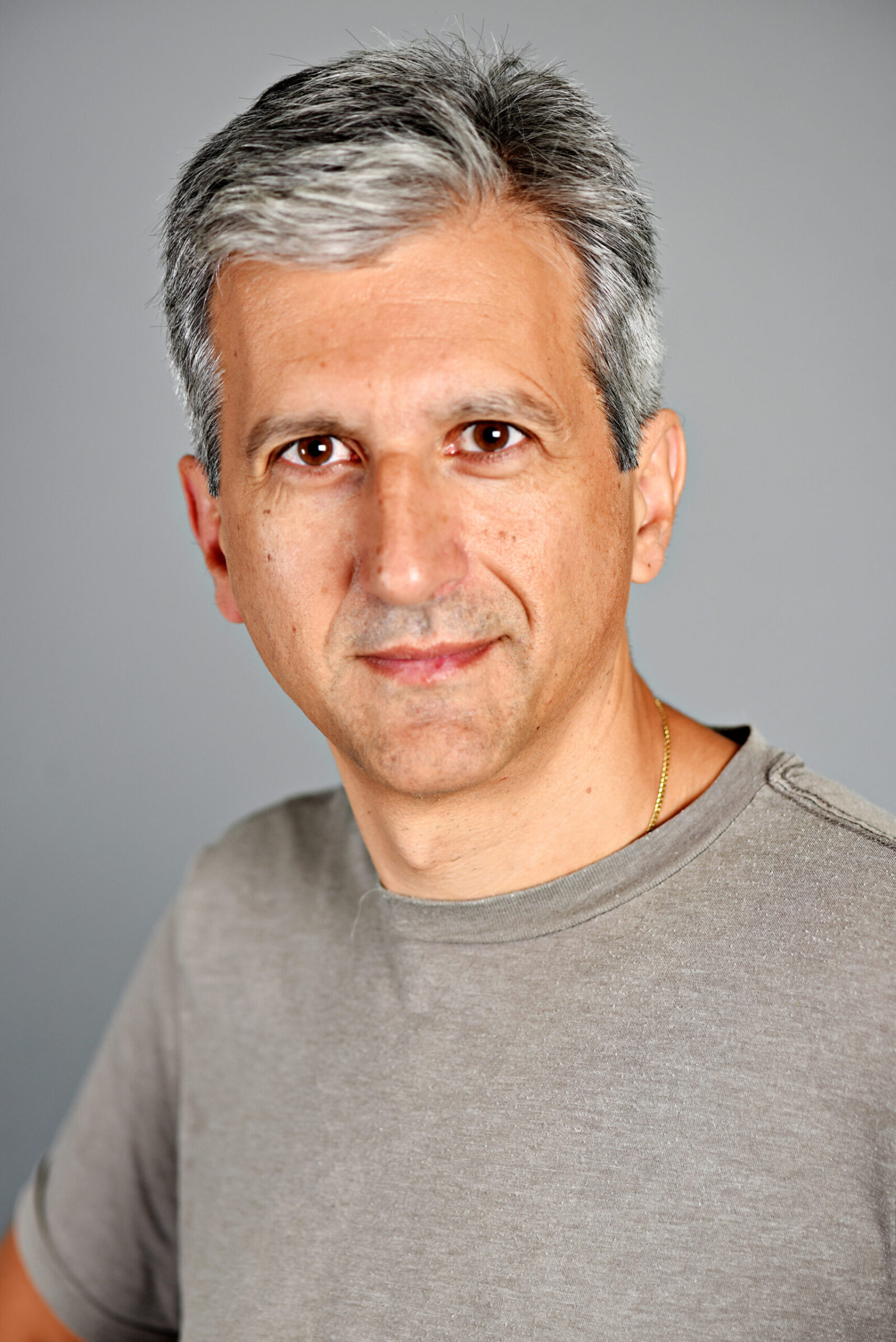 Kyros Kutulakos headshot