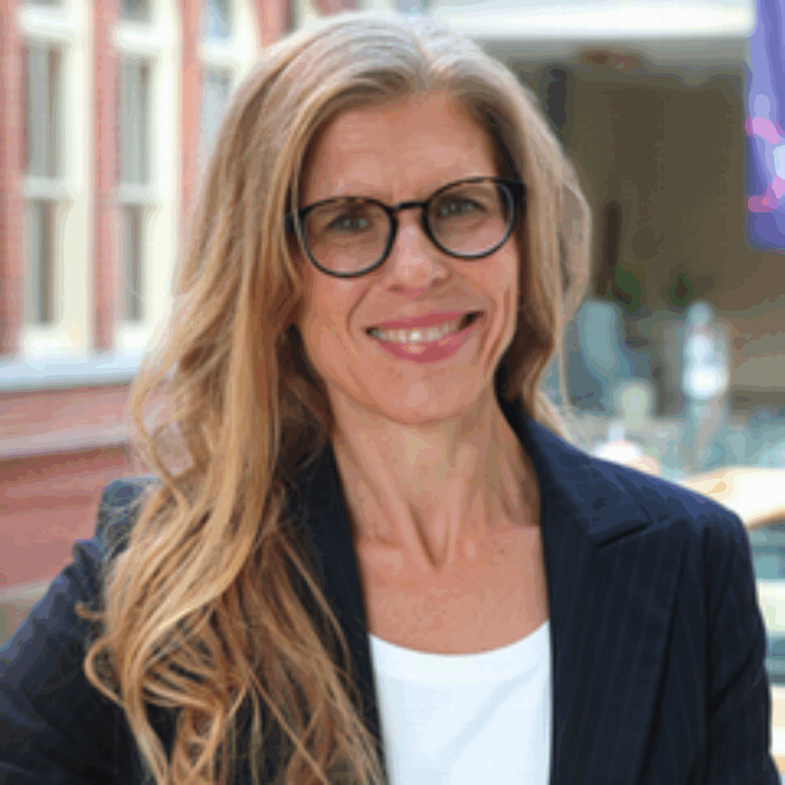 Tracy Jenkin Headshot