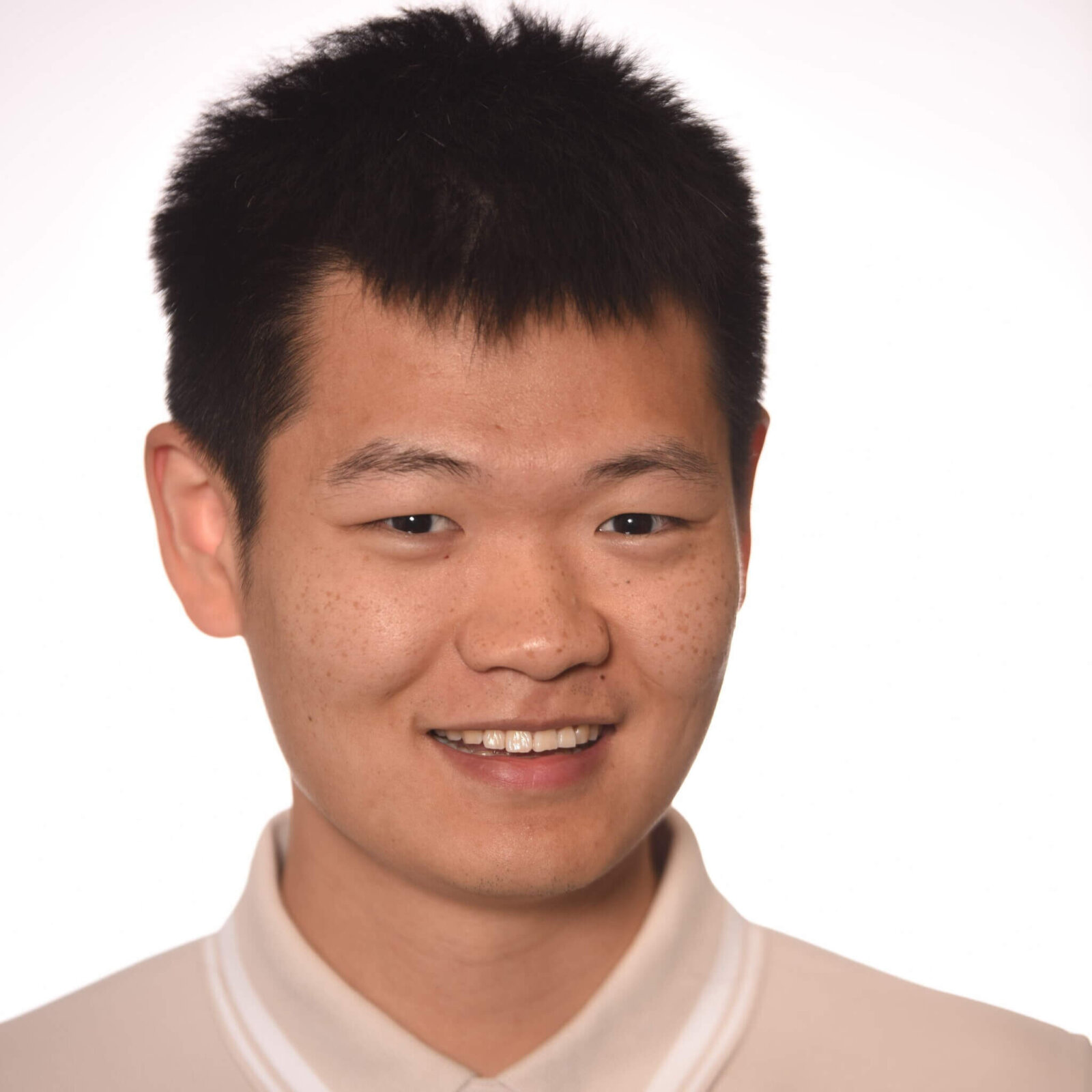 Shi-ang Qi headshot